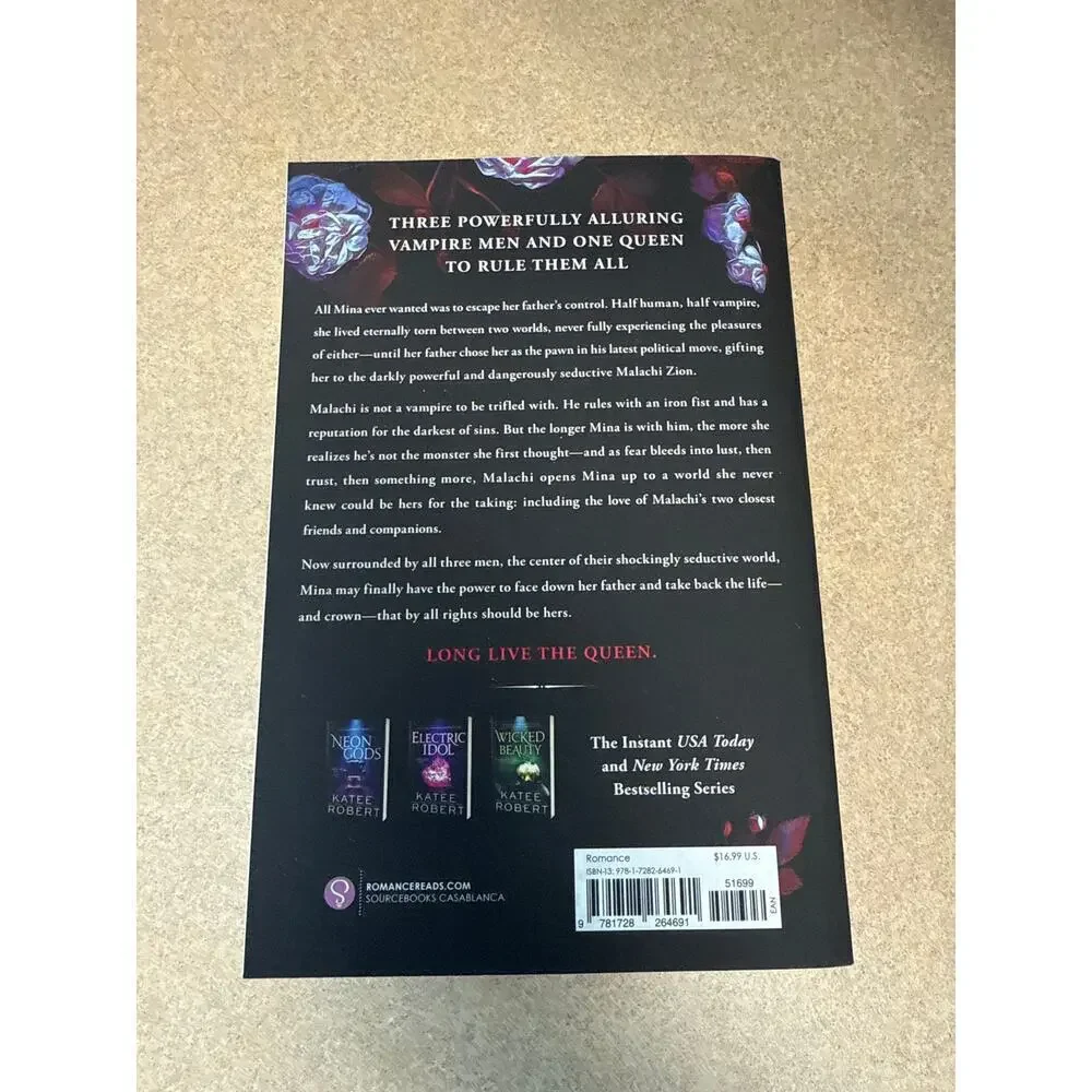 Court of the Vampire Queen Katee Robert‎ New York Times Bestselling Author Paper